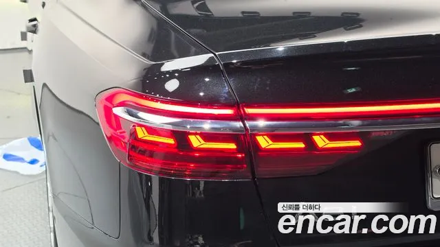 Audi A8 2020 thumb 2