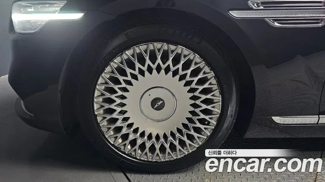 Genesis G90 2019 thumb 5