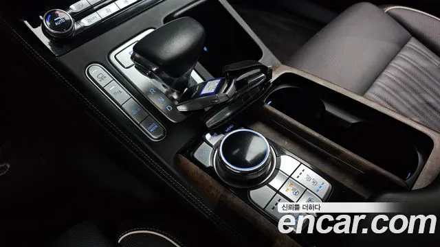 Genesis G90 2019 thumb 12