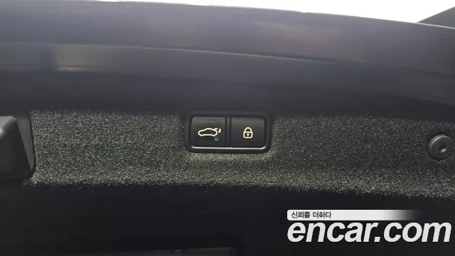 Genesis G90 2019 thumb 10
