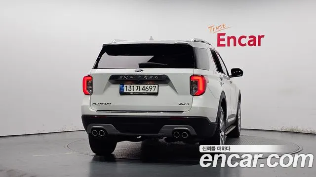 Ford Explorer 2021 thumb 3