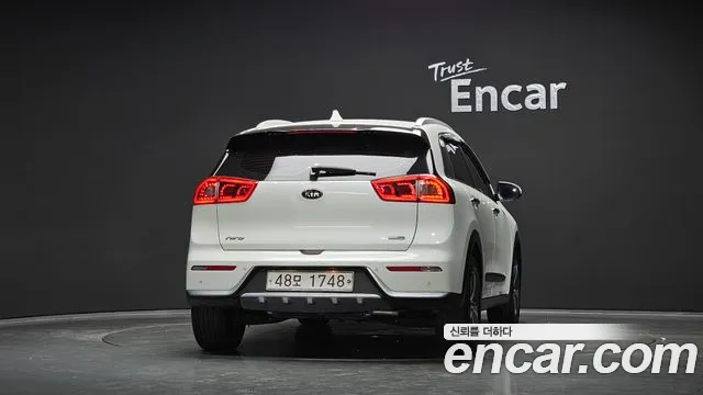 Kia Niro 2017 thumb 4