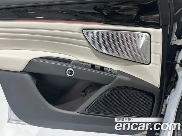Maserati Grecale 2024 thumb 11