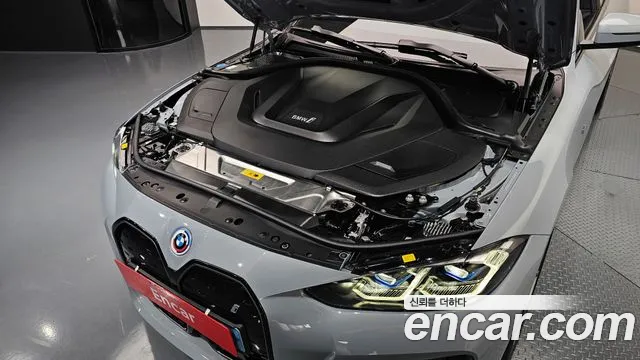 BMW i4 2023 thumb 7