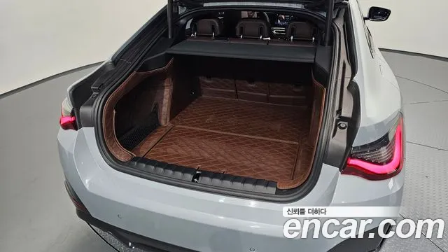 BMW i4 2023 thumb 9