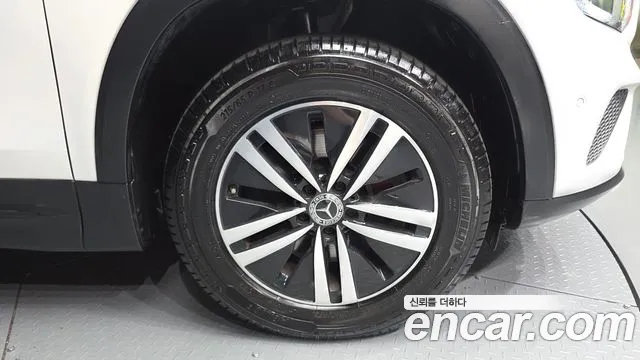 Mercedes-Benz GLB 2021 thumb 10