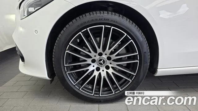 Mercedes-Benz C-Класс 2025 thumb 2
