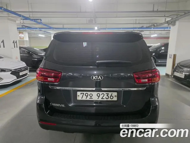 Kia Carnival 2019 thumb 10