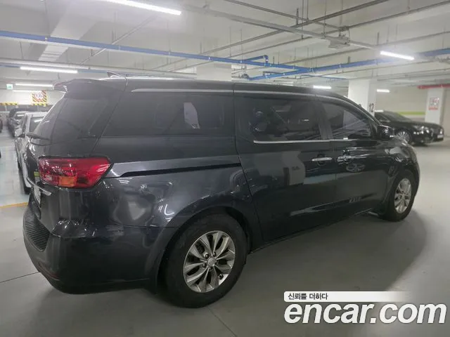 Kia Carnival 2019 thumb 3