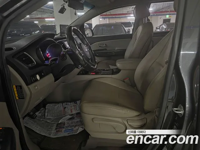 Kia Carnival 2019 thumb 6