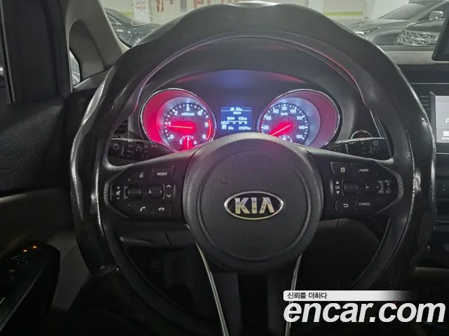 Kia Carnival 2019 thumb 9
