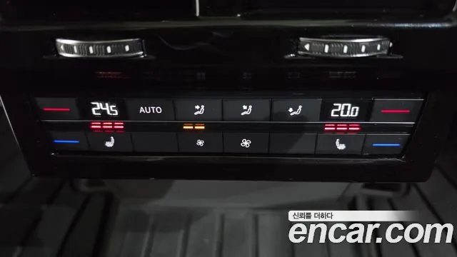 Volkswagen Touareg 2020 thumb 2