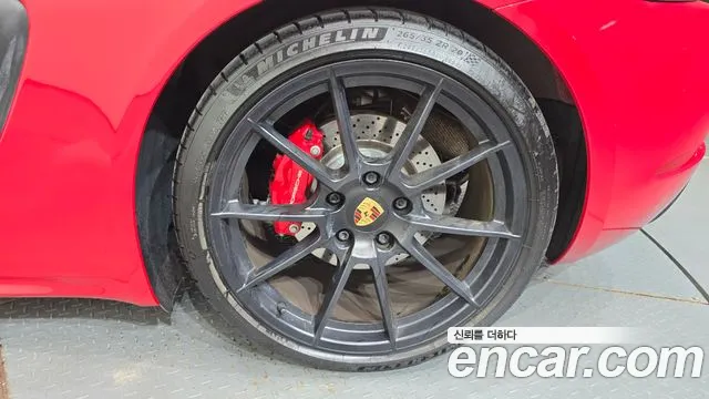 Porsche Cayman 2022 thumb 9