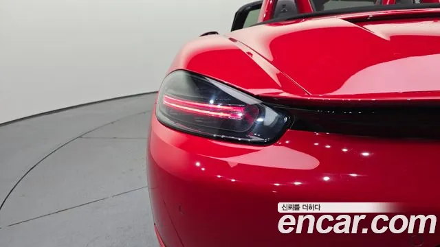 Porsche Cayman 2022 thumb 6