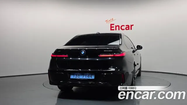 BMW i7 2024 thumb 6