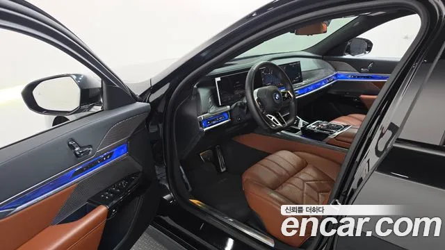 BMW i7 2024 thumb 11