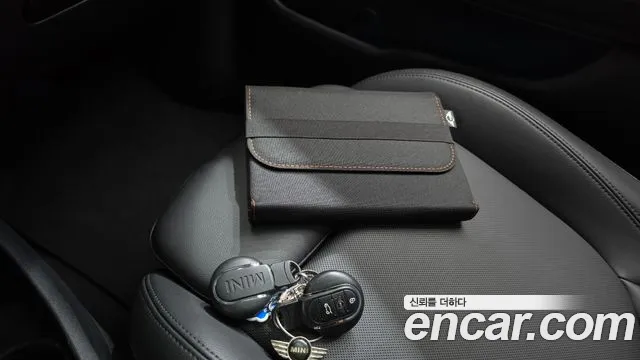 Mini Clubman 2019 thumb 12