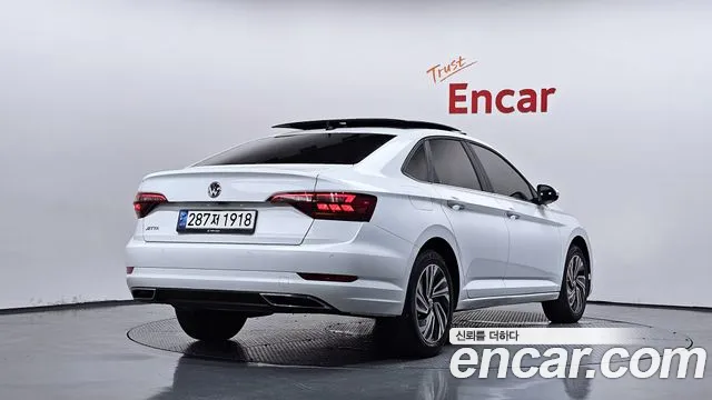 Volkswagen Jetta 2020 thumb 5
