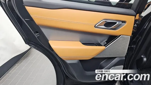 Land Rover Range Rover Velar 2019 thumb 11
