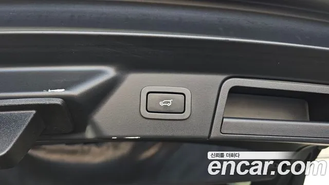 Land Rover Range Rover Velar 2019 thumb 7