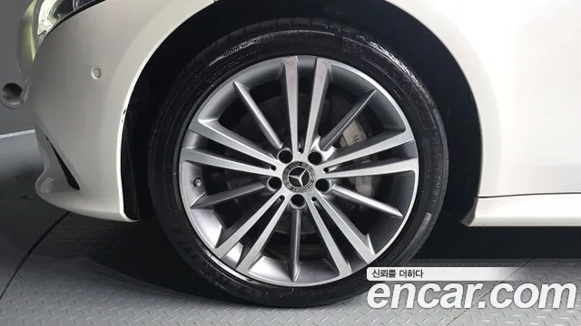 Mercedes-Benz CLS-Class 2019 thumb 6