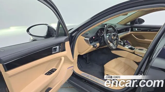 Porsche Panamera 2019 thumb 10