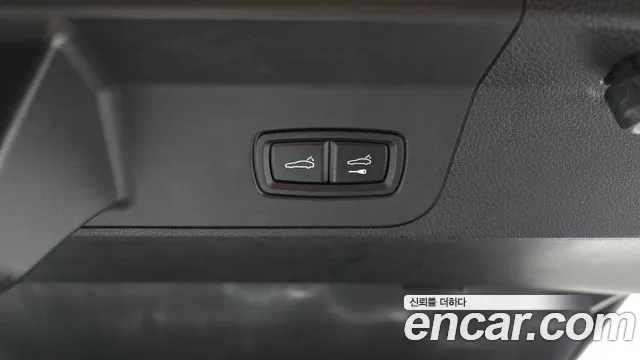 Porsche Panamera 2019 thumb 12