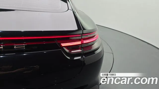 Porsche Panamera 2019 thumb 2