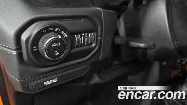 Jeep Gladiator 2025 thumb 3