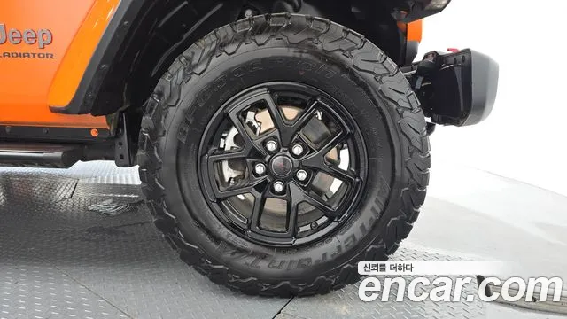 Jeep Gladiator 2025 thumb 4