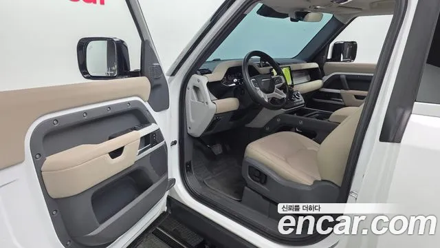 Land Rover Defender 2022 thumb 7