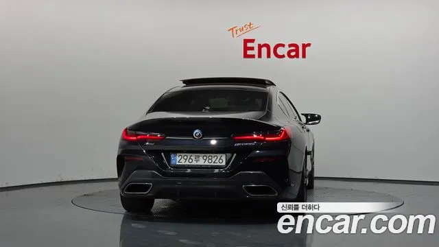 BMW 8 серии 2022 thumb 6