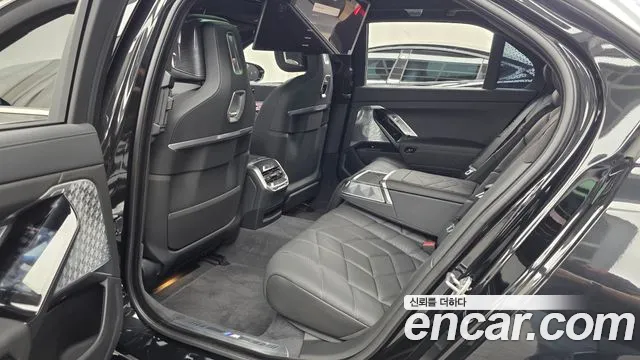 BMW 7 серии 2026 thumb 9