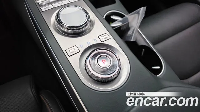 Genesis GV70 2022 thumb 10