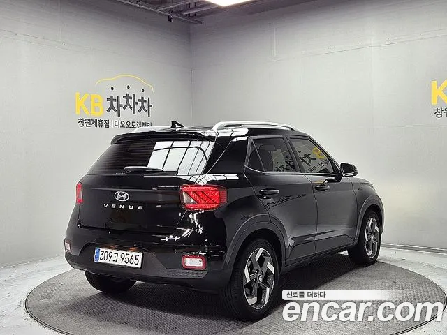 Hyundai Venue 2023 thumb 4