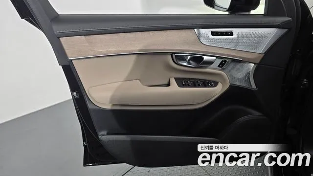Volvo XC90 2025 thumb 3