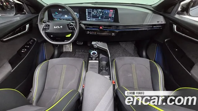 Kia EV6 2023 thumb 2