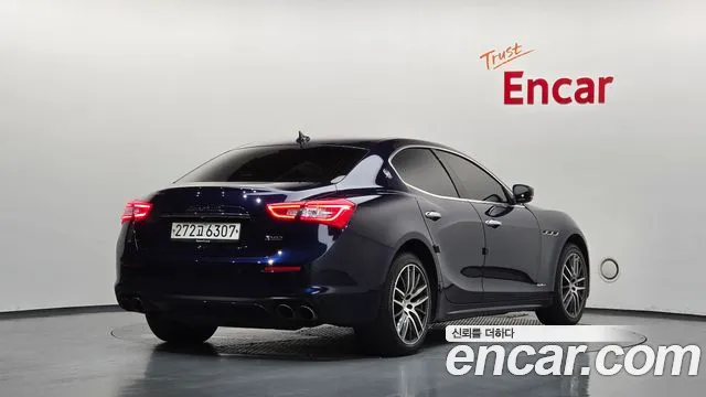 Maserati Ghibli 2019 thumb 12