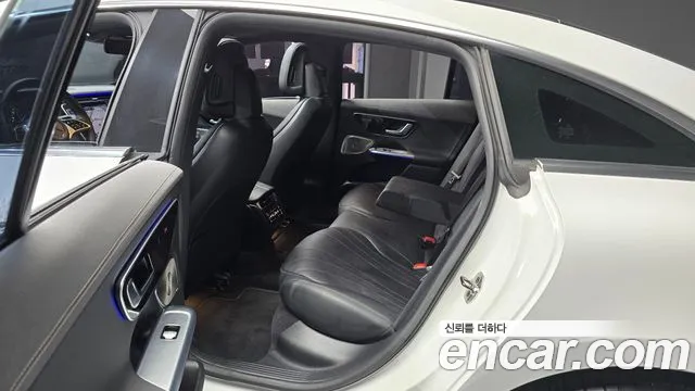 Mercedes-Benz EQE 2023 thumb 10