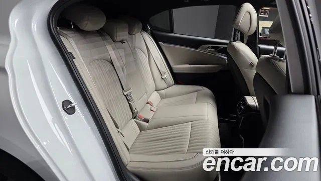 Genesis G70 2023 thumb 3