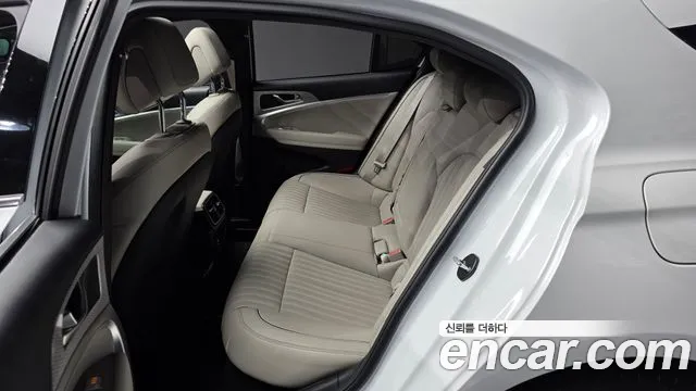 Genesis G70 2023 thumb 2