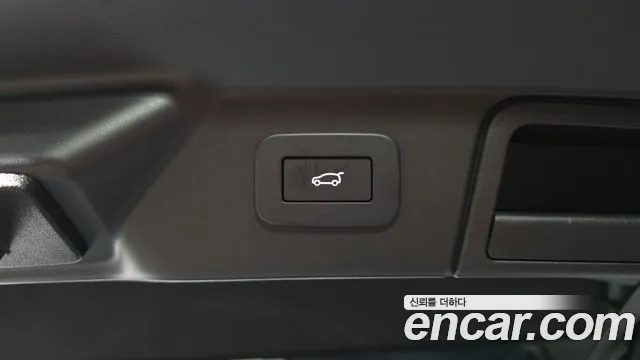 Land Rover Range Rover Velar 2026 thumb 7