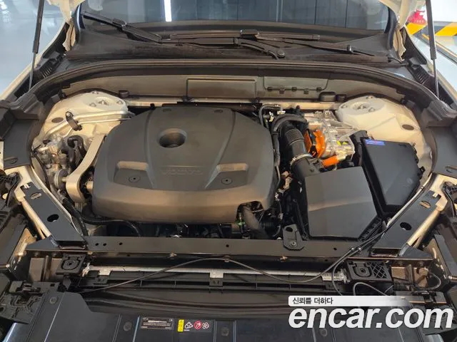 Volvo XC60 2025 thumb 8