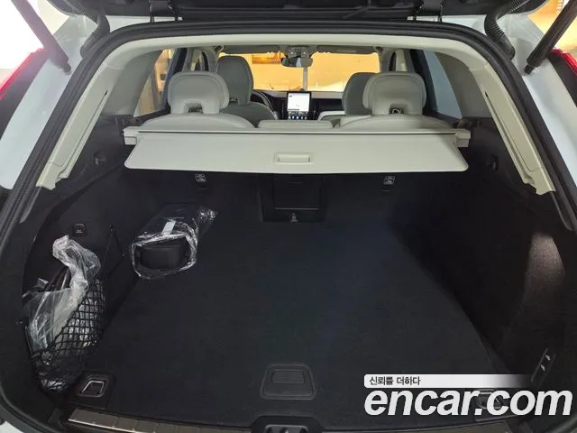 Volvo XC60 2025 thumb 10