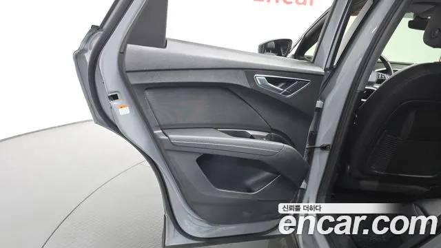 Audi Q4 e-tron 2022 thumb 3