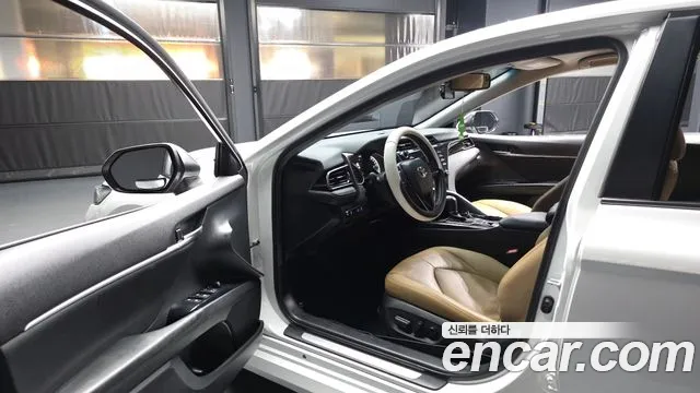 Toyota Camry 2019 thumb 9