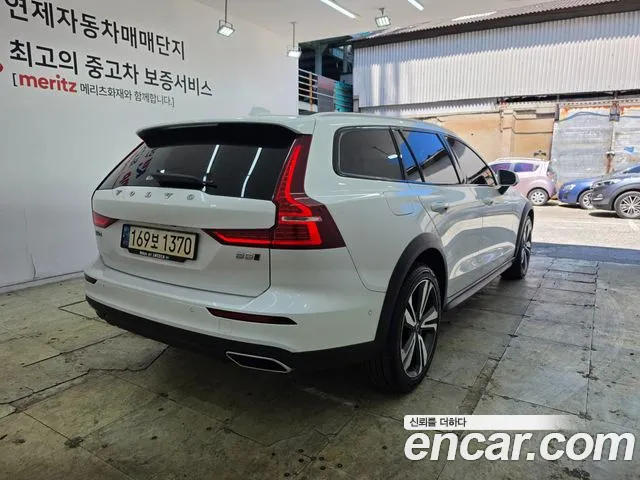 Volvo V60 2021 thumb 6