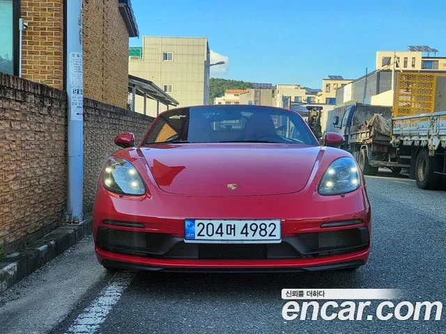Porsche Cayman 2023 thumb 4