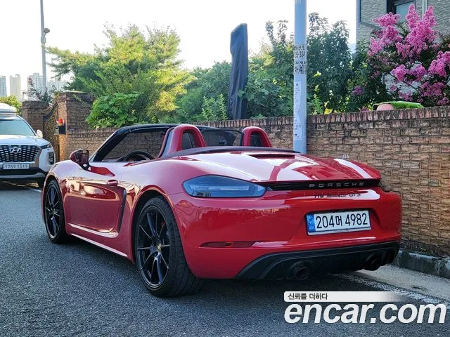 Porsche Cayman 2023 thumb 5