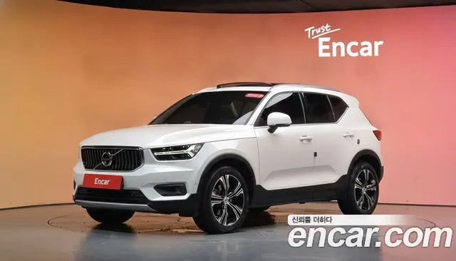 Volvo XC40 2020 thumb 4
